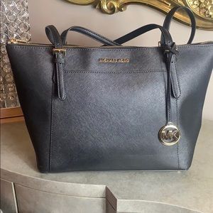 Micheal Kors Tote purse